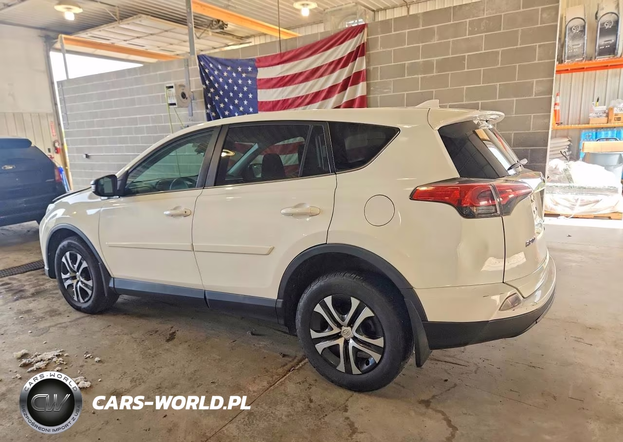 2018 Toyota Rav4 VIN:2T3BFREV8JW705917 - 2