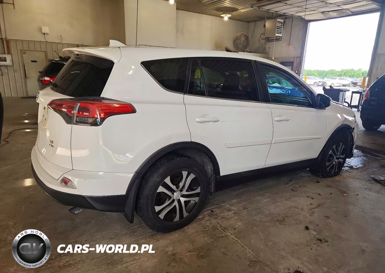 2018 Toyota Rav4 VIN:2T3BFREV8JW705917 - 3