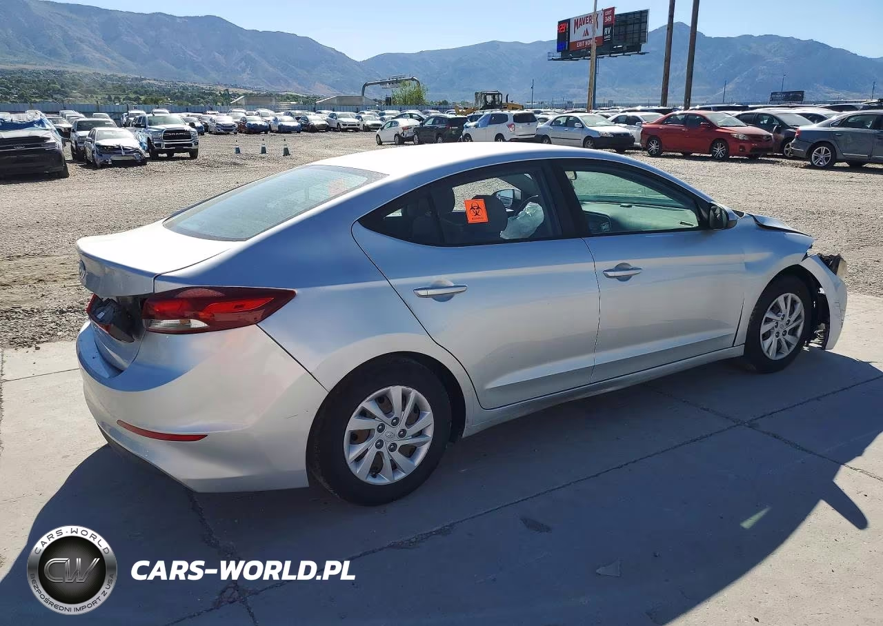 2018 Hyundai Elantra Se VIN:5NPD74LFXJH319009 - 3