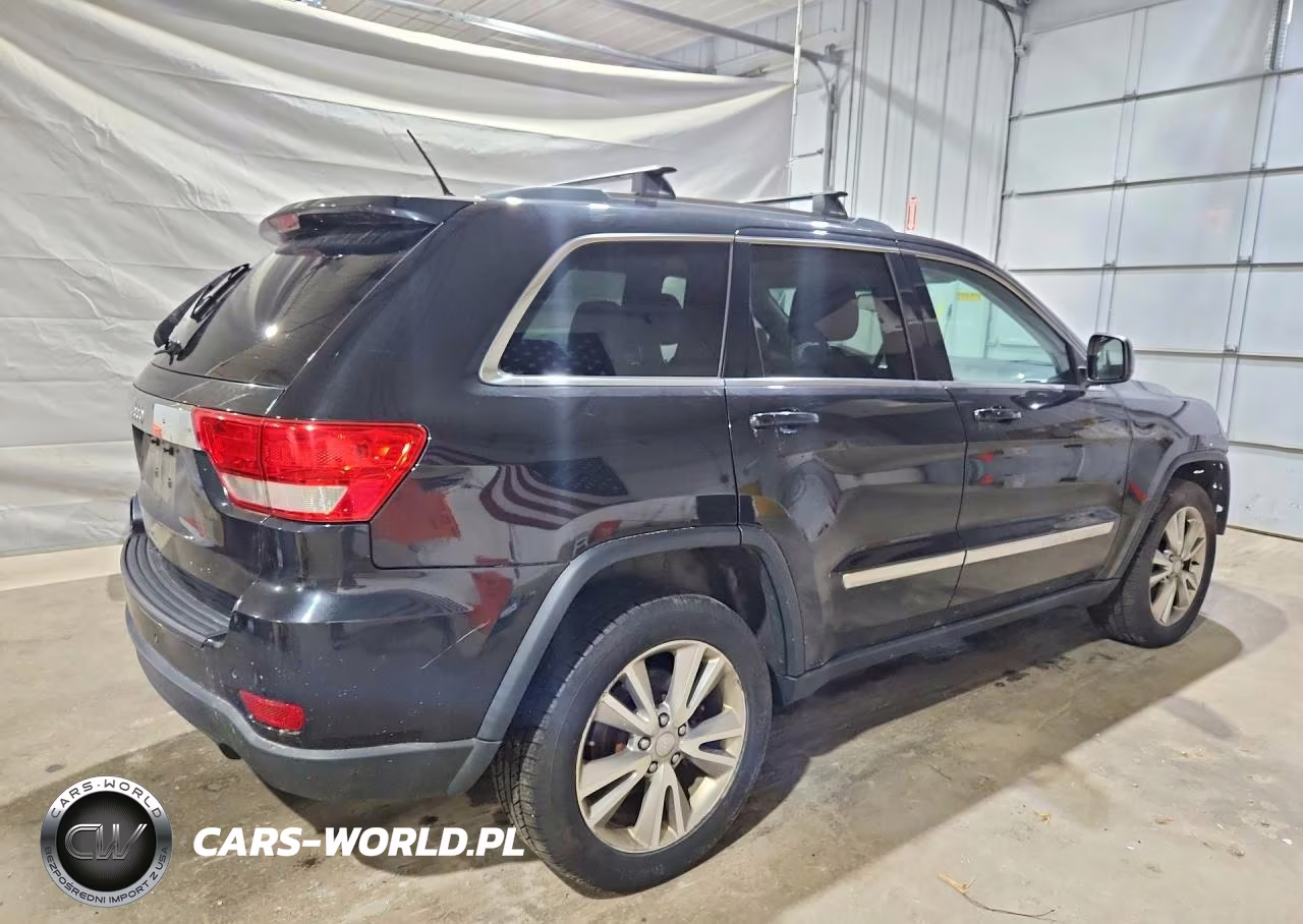 2013 Jeep Grand Cherokee Laredo VIN:1C4RJFAG1DC649975 - 3