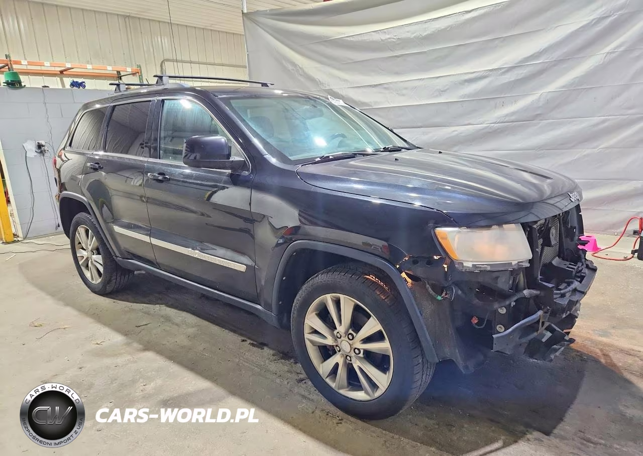 2013 Jeep Grand Cherokee Laredo VIN:1C4RJFAG1DC649975 - 4