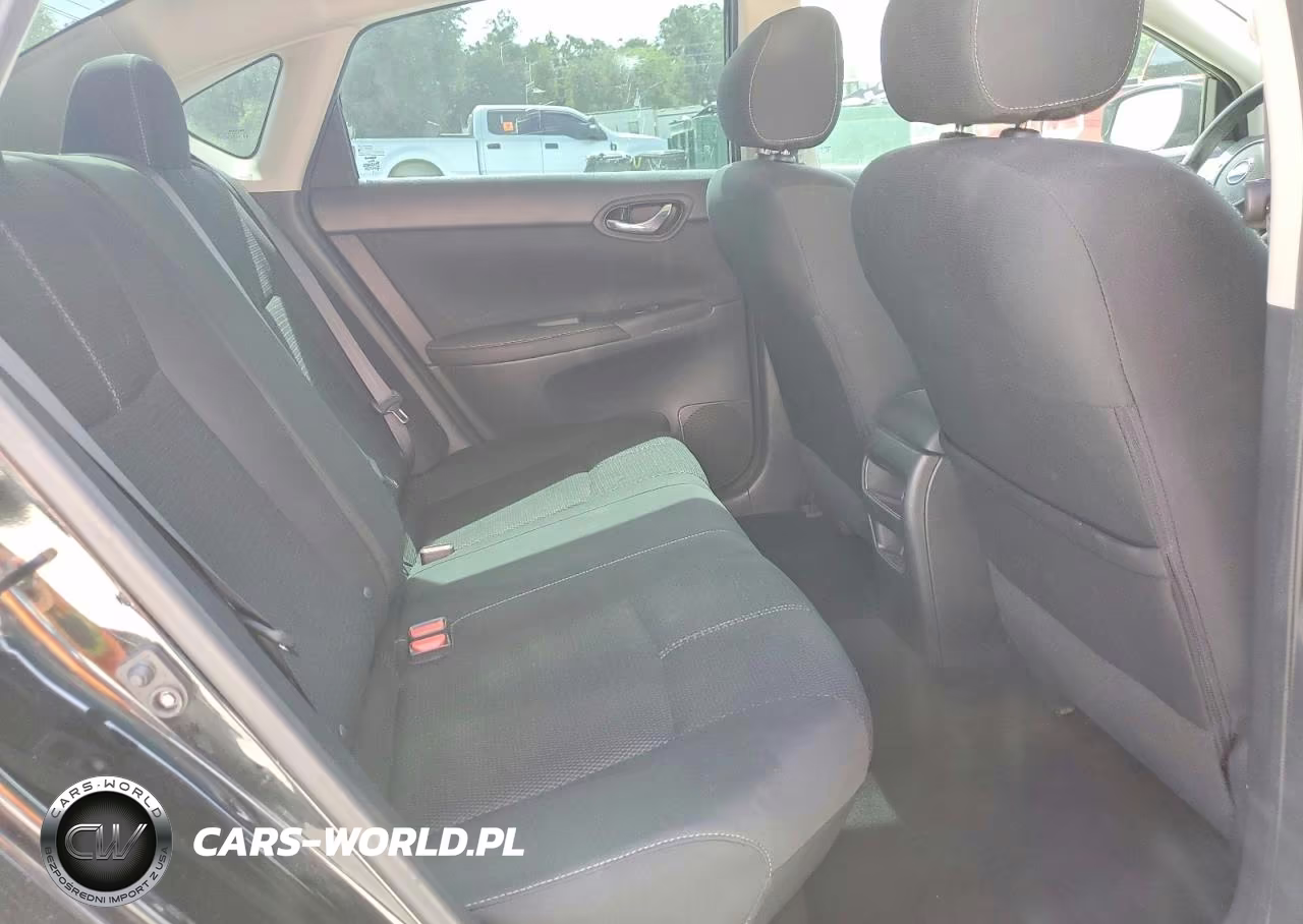 2018 Nissan Sentra S VIN:3N1AB7AP5JY325756 - 10