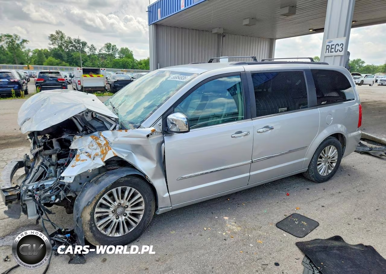 2011 Chrysler Town & Country Touring L