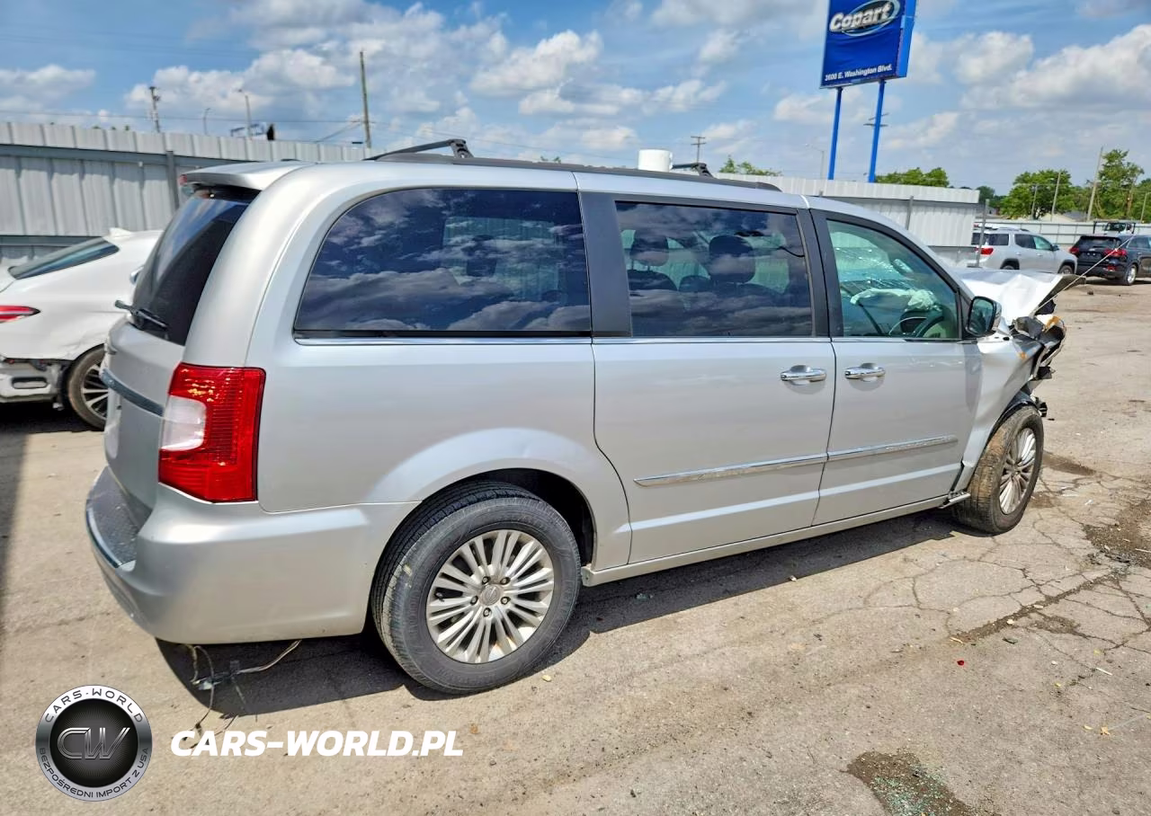 2011 Chrysler Town & Country Touring L VIN:2A4RR8DG2BR799043 - 3