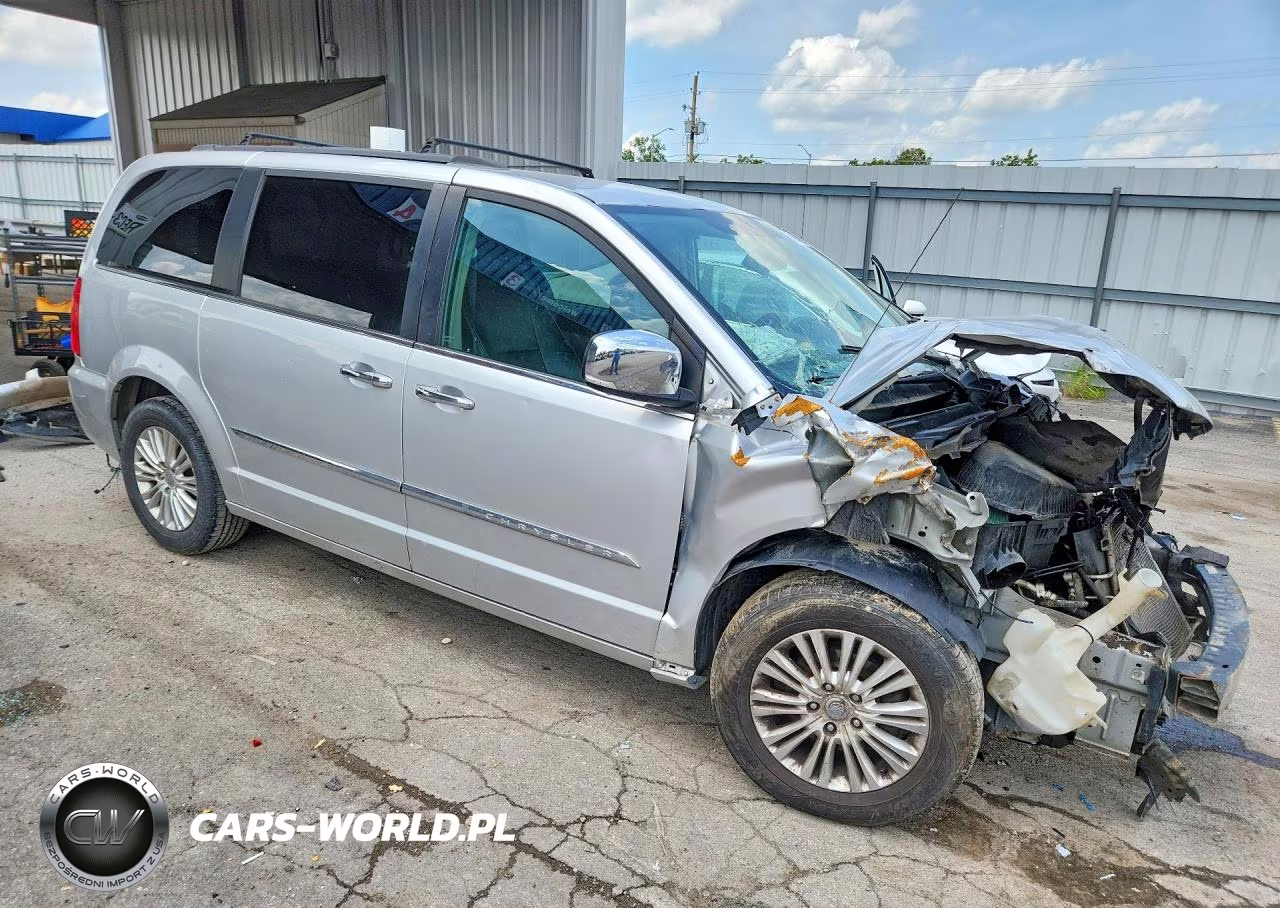 2011 Chrysler Town & Country Touring L VIN:2A4RR8DG2BR799043 - 4