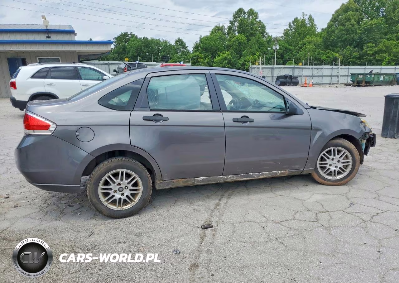 2010 Ford Focus Se VIN:1FAHP3FN7AW261357 - 3
