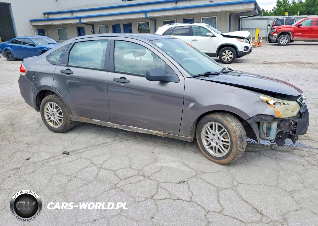 2010 Ford Focus Se VIN:1FAHP3FN7AW261357 - 4