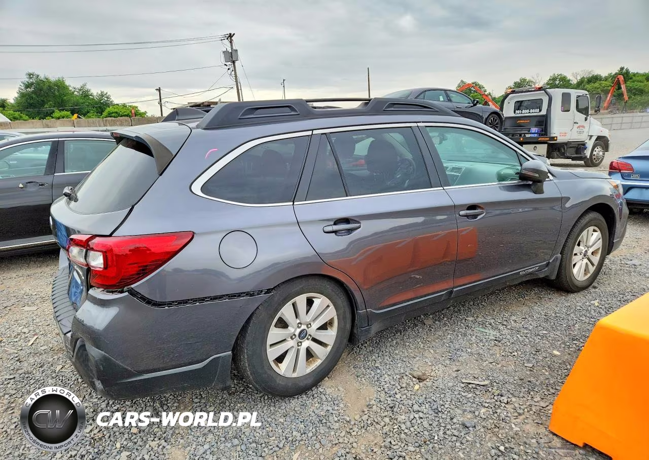 2018 Subaru Outback 2.5I Premium VIN:4S4BSAFC5J3311333 - 3