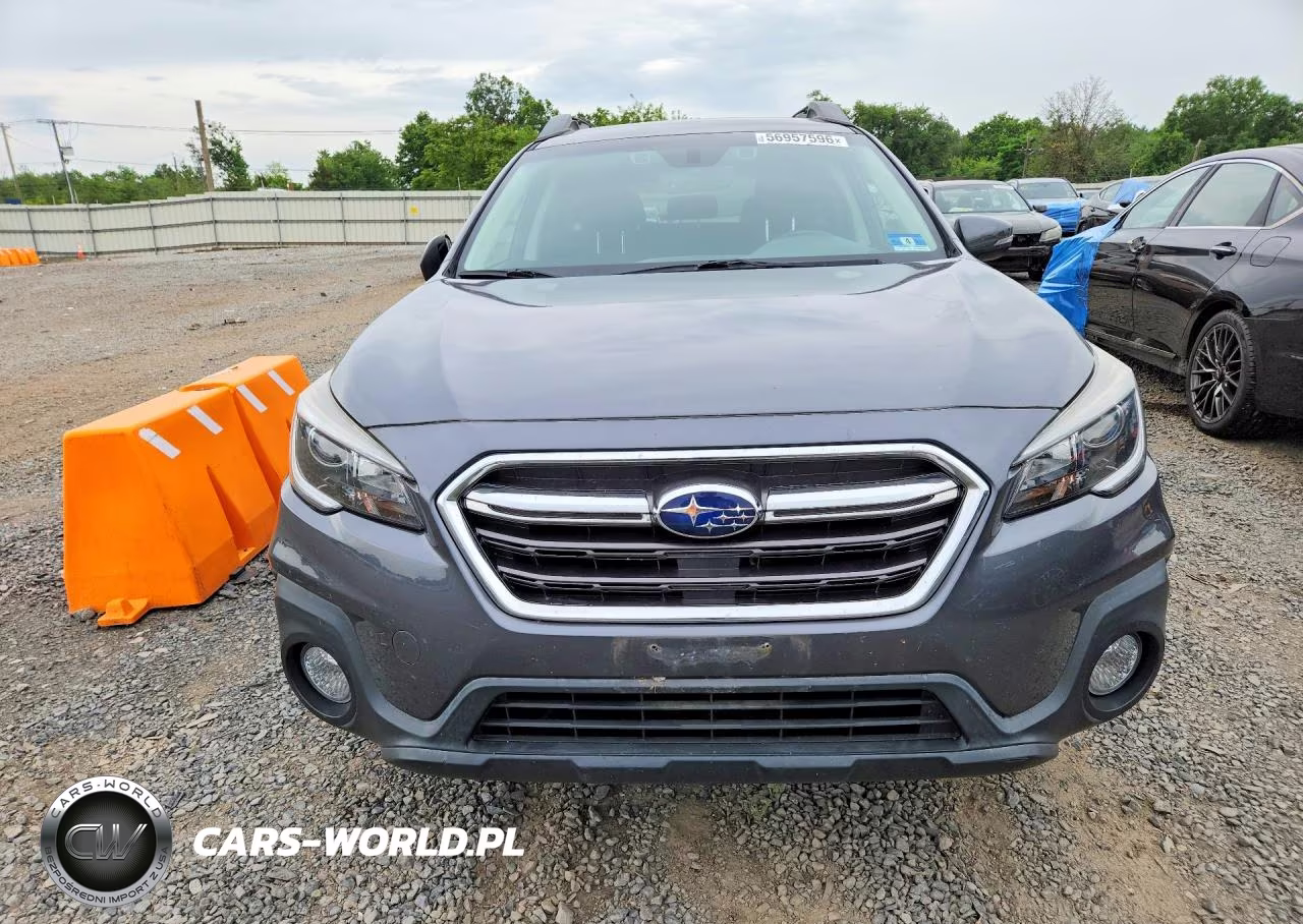 2018 Subaru Outback 2.5I Premium VIN:4S4BSAFC5J3311333 - 5