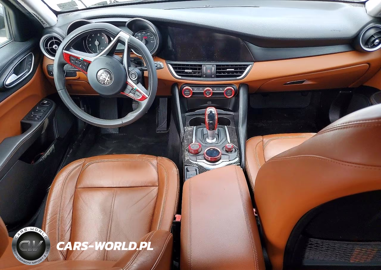 2017 Alfa Romeo Giulia VIN:ZARFAEBN9H7555714 - 8