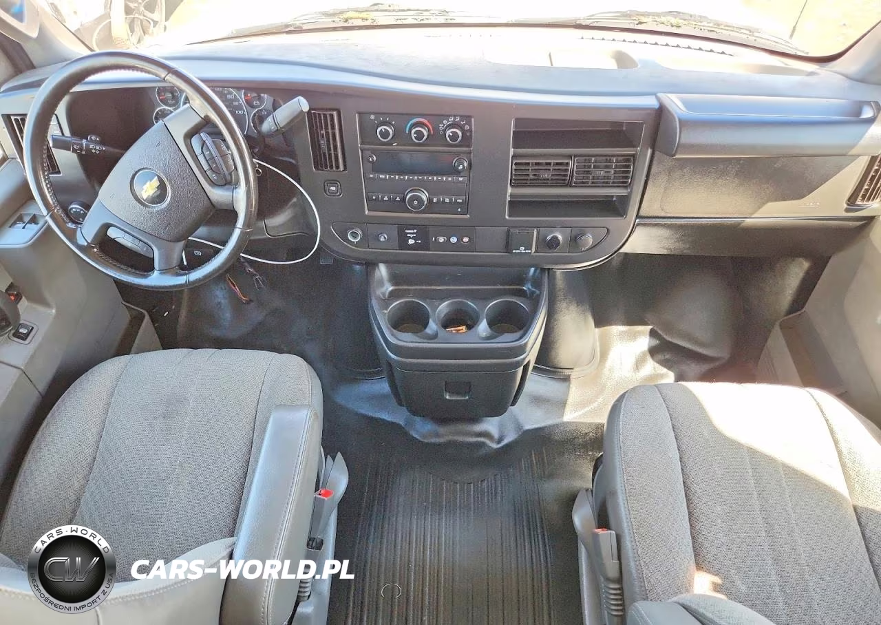 2020 Chevrolet Express G2500 VIN:1GCWGAFP7L1267960 - 8
