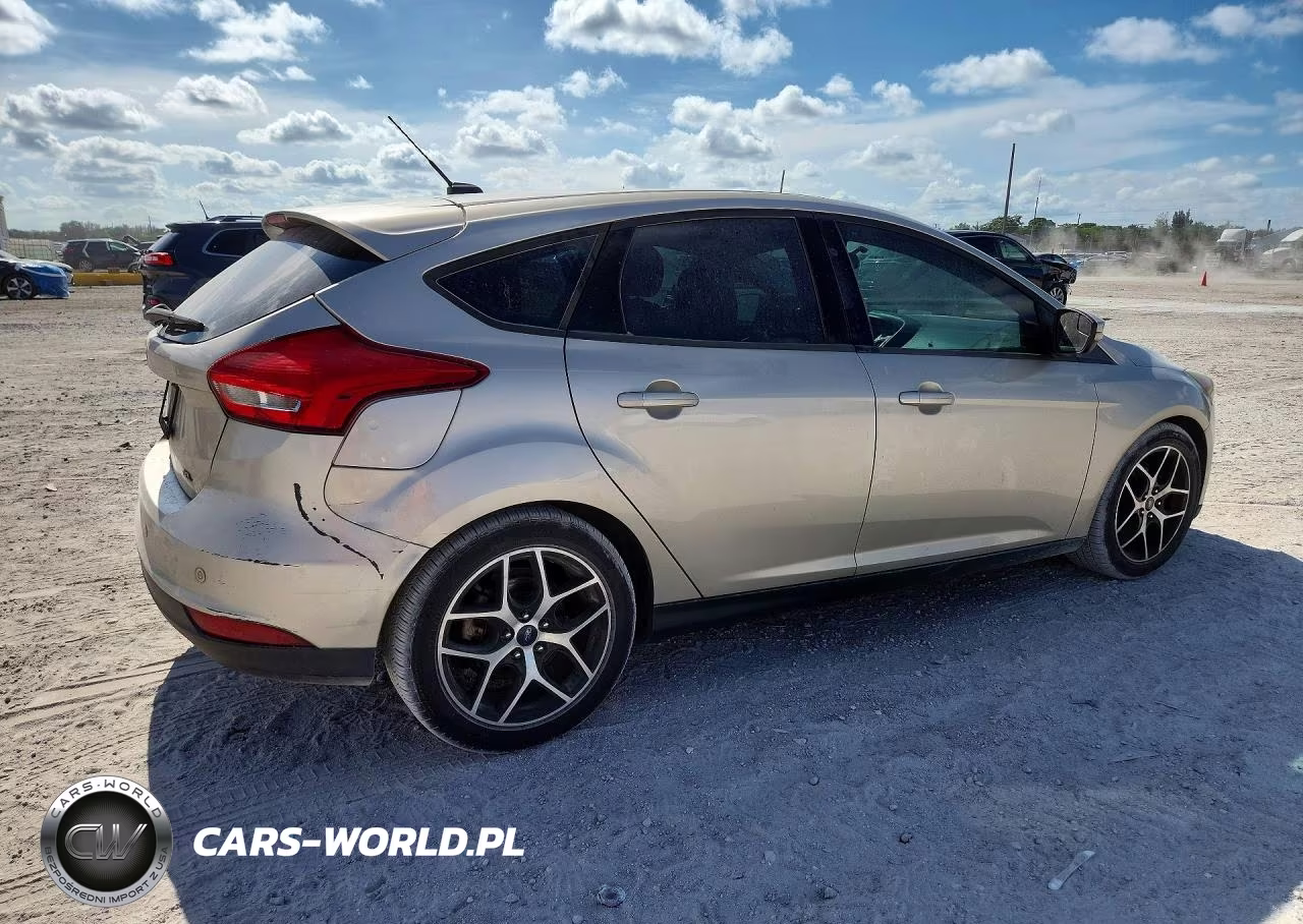 2017 Ford Focus Sel VIN:1FADP3M20HL262367 - 3