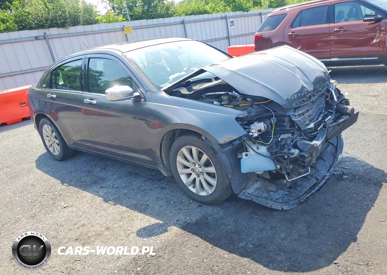 2014 Chrysler 200 VIN:1C3CCBCG4EN177058 - 4