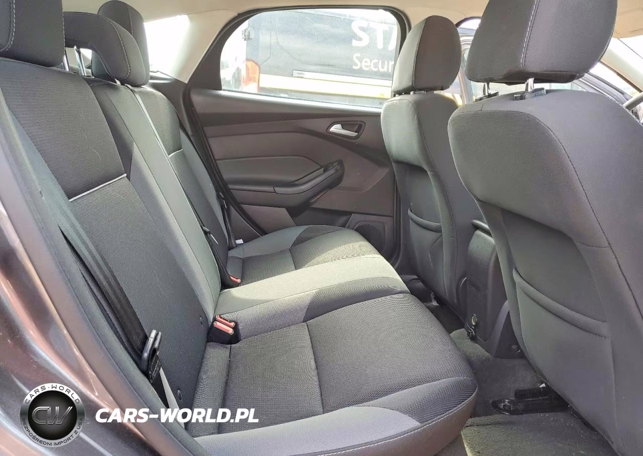 2014 Ford Focus Se VIN:1FADP3K21EL298597 - 10
