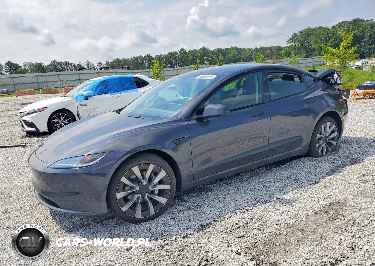 2026 Tesla Model 3 – zdjęcie 1 z 12