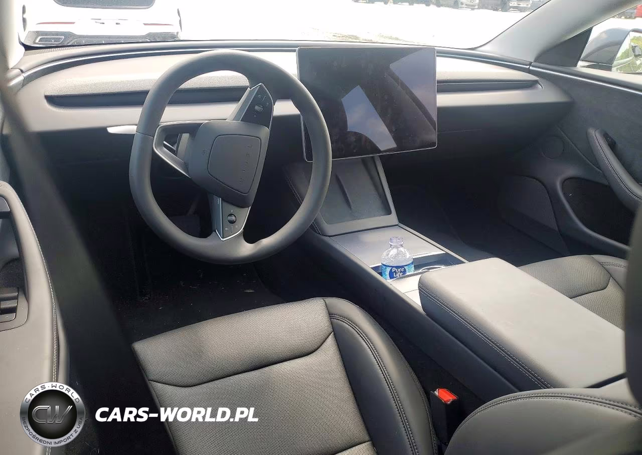 2026 Tesla Model 3 VIN:5YJ3E1EB3TF116782 - 8