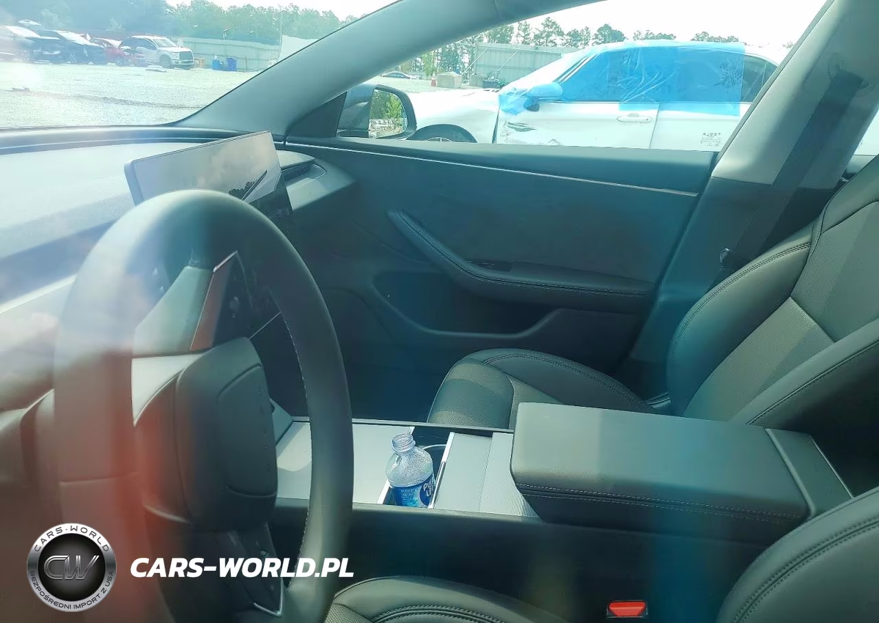 2026 Tesla Model 3 VIN:5YJ3E1EB3TF116782 - 9