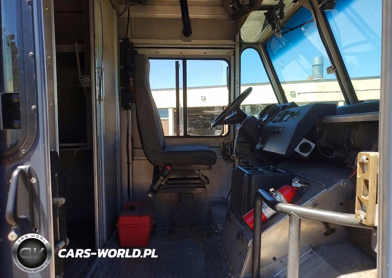 2020 Freightliner Mt45G Chassis Delivery Truck VIN:4UZAC2EA2LCMK0351 - 11