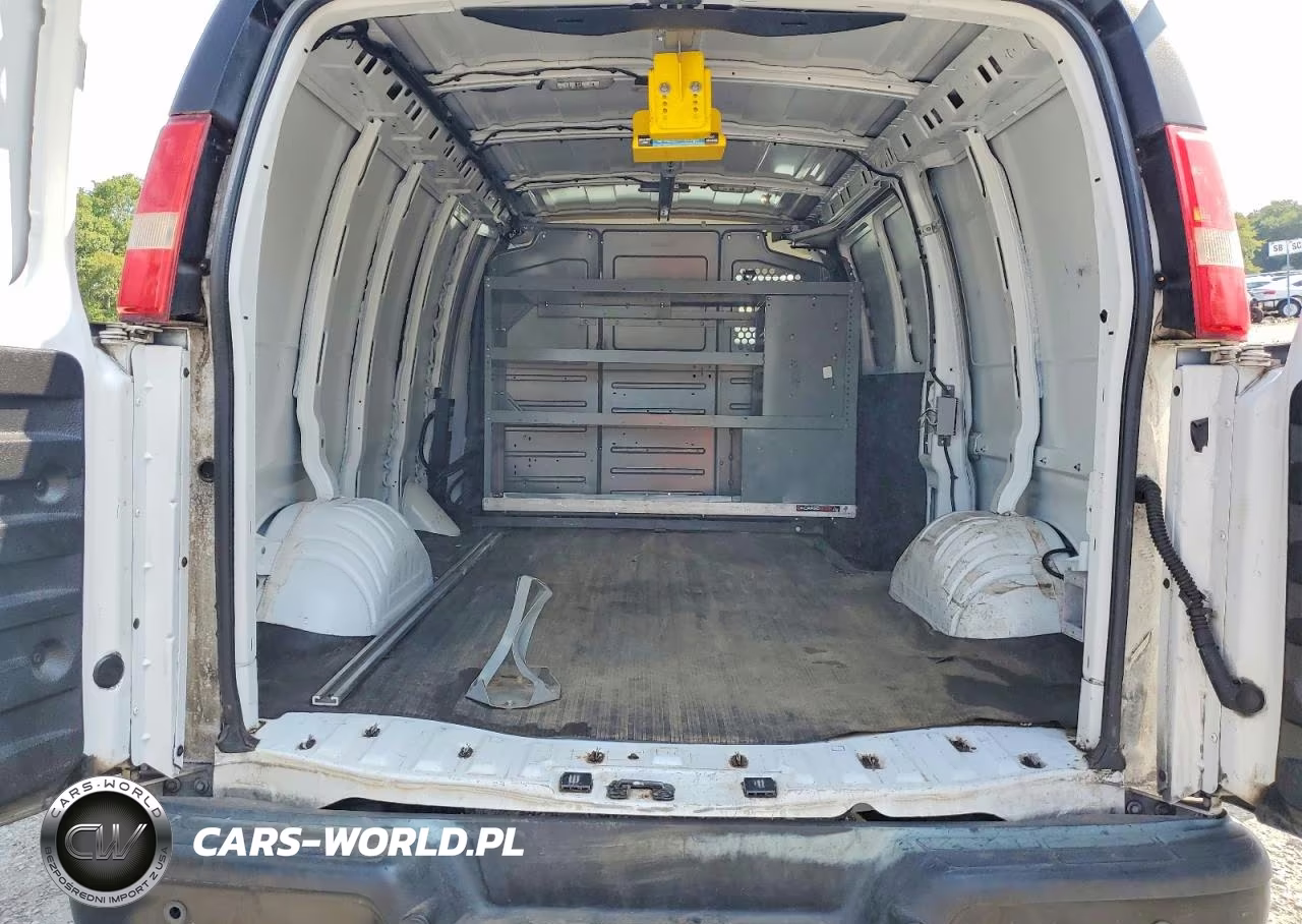 2016 Chevrolet Express G2500 VIN:1GCWGAFF4G1339405 - 10