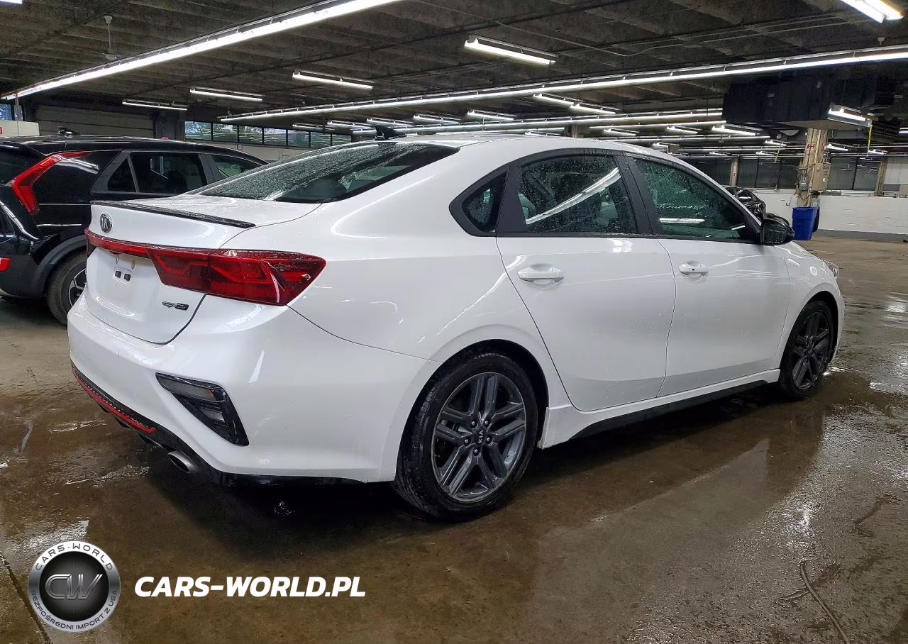 2021 Kia Forte Gt Line VIN:3KPF34AD5ME411174 - 3
