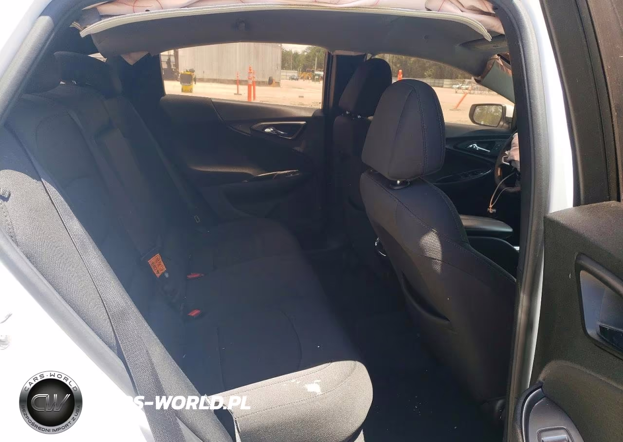2018 Chevrolet Malibu Lt VIN:1G1ZD5ST1JF243579 - 10