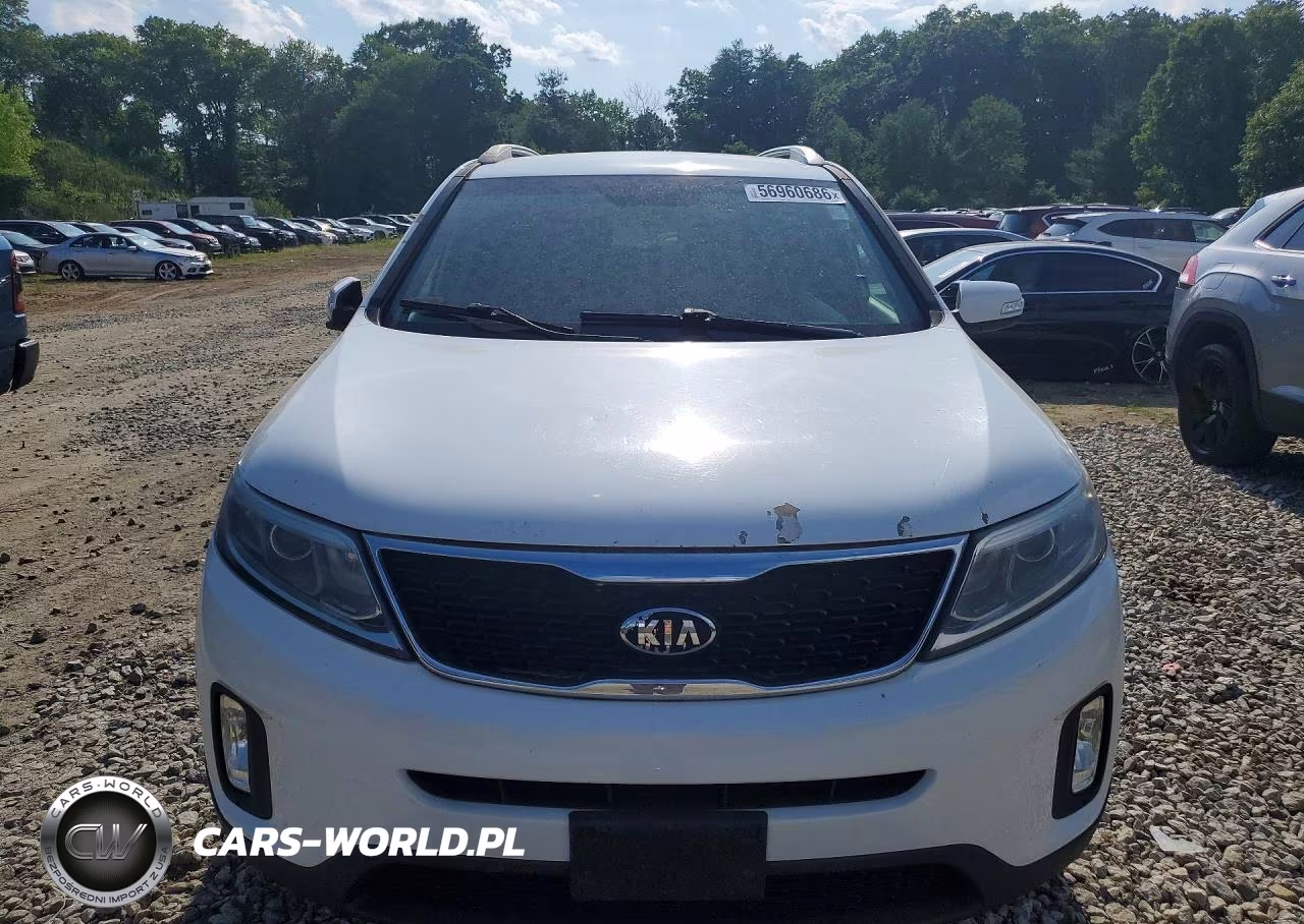 2015 Kia Sorento Lx VIN:5XYKT4A79FG585599 - 5