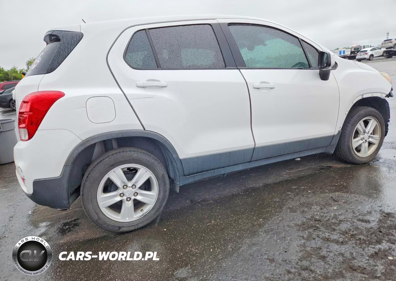 2019 Chevrolet Trax Ls VIN:3GNCJKSB1KL301250 - 3