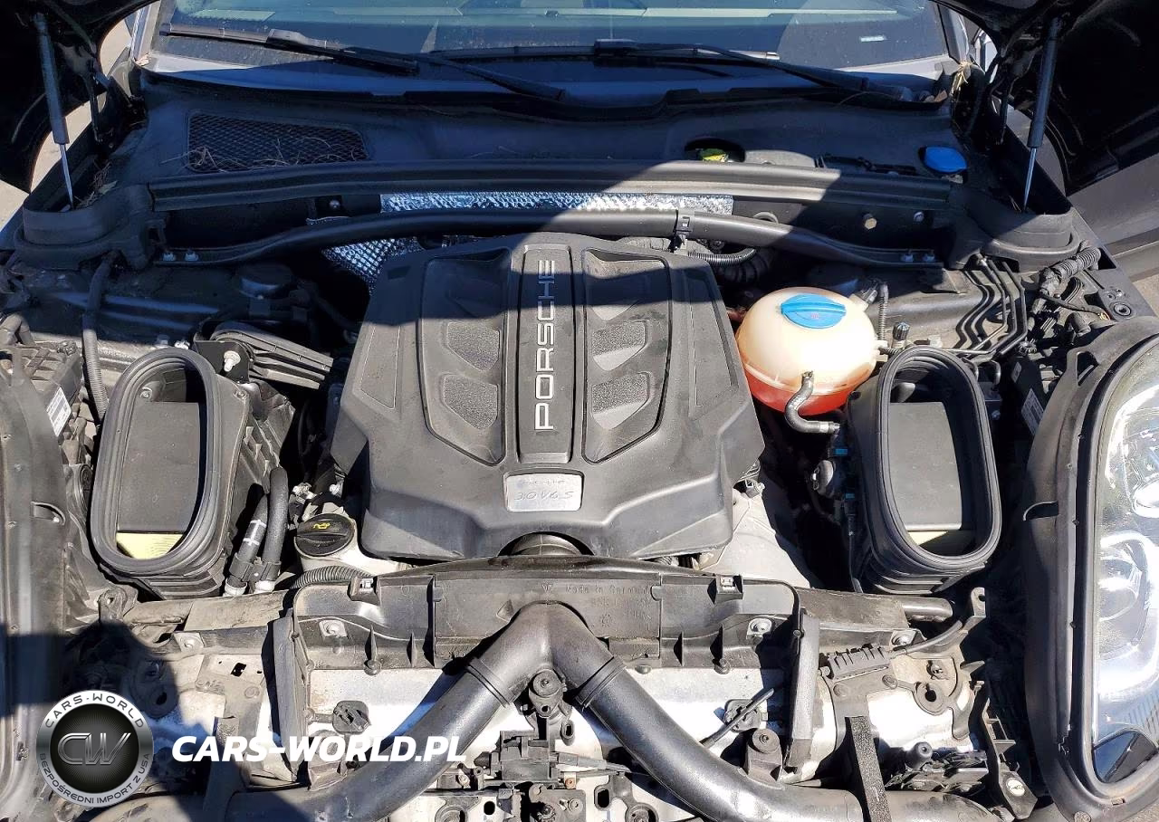2018 Porsche Macan S VIN:WP1AB2A51JLB39203 - 12