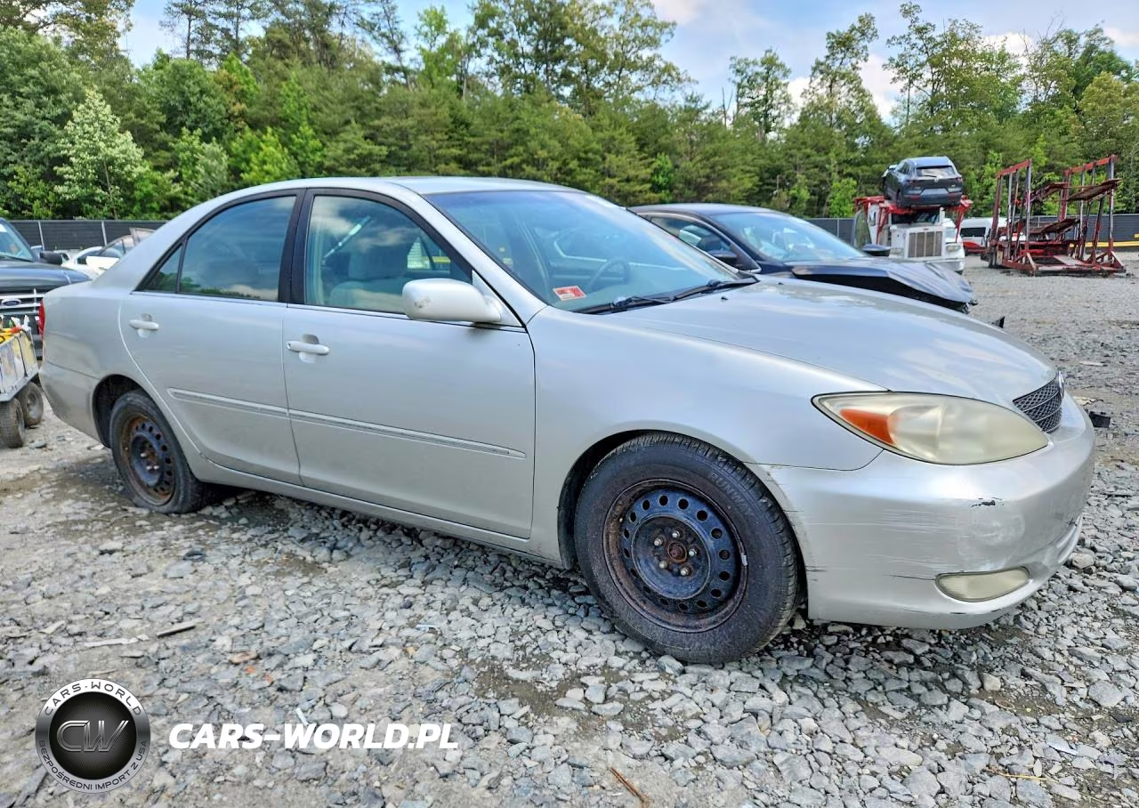 2004 Toyota Camry Le VIN:4T1BE30K64U281910 - 4