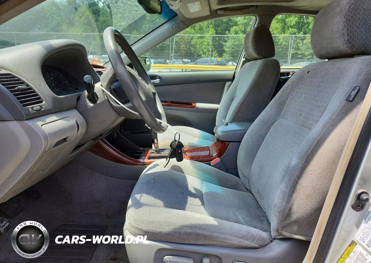 2004 Toyota Camry Le VIN:4T1BE30K64U281910 - 7