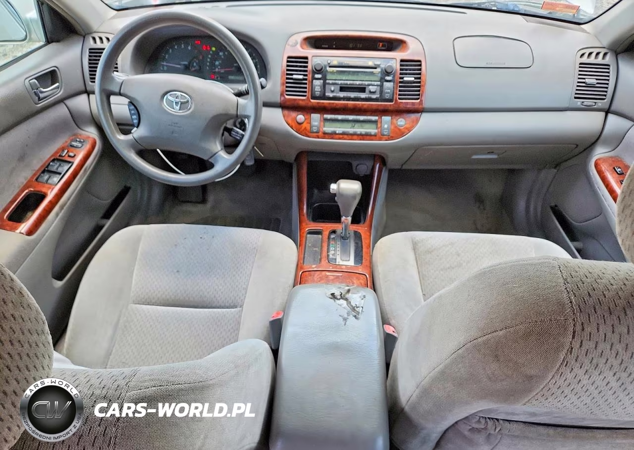 2004 Toyota Camry Le VIN:4T1BE30K64U281910 - 8