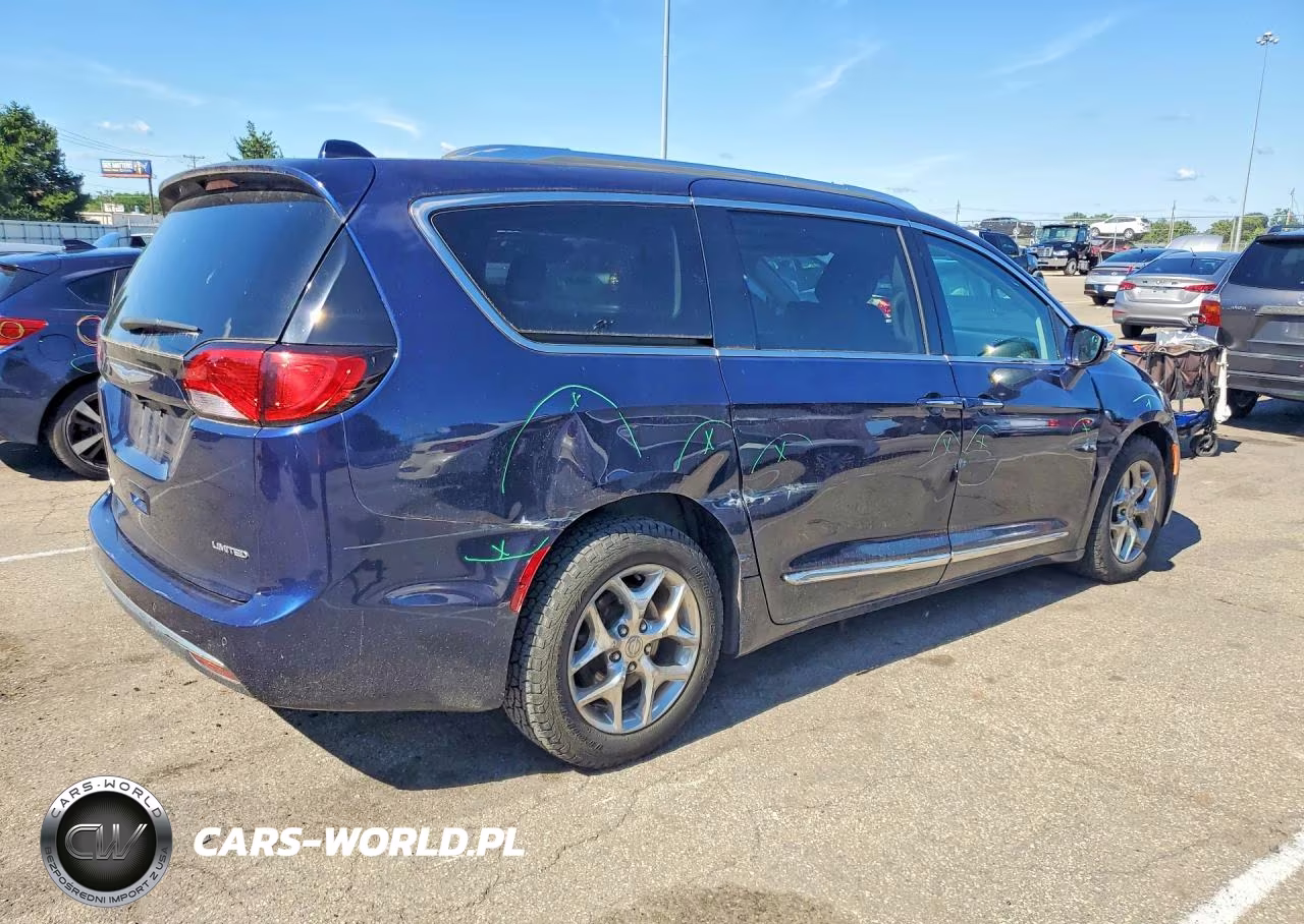 2018 Chrysler Pacifica Limited VIN:2C4RC1GG9JR314597 - 3