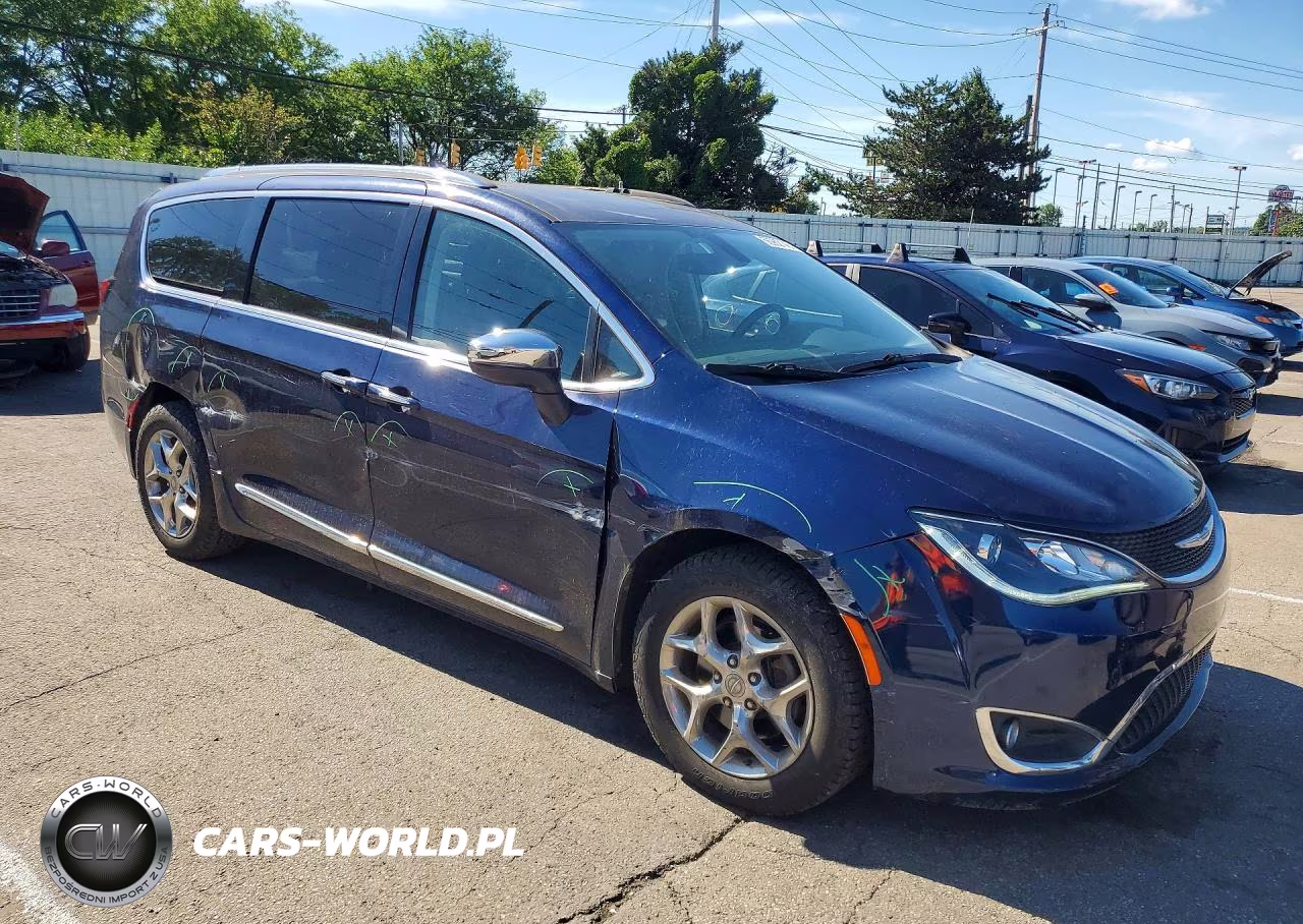 2018 Chrysler Pacifica Limited VIN:2C4RC1GG9JR314597 - 4