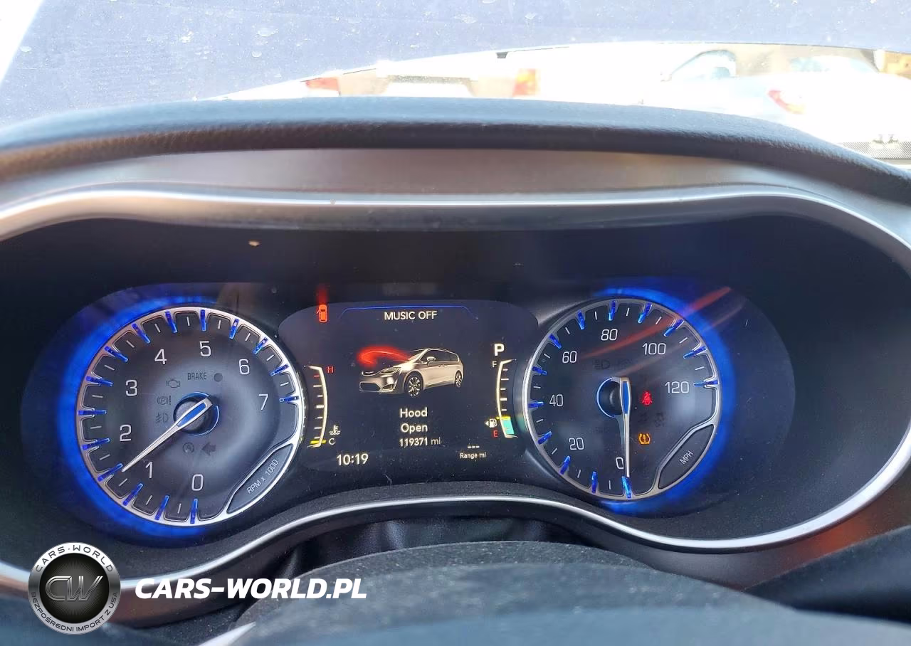 2018 Chrysler Pacifica Limited VIN:2C4RC1GG9JR314597 - 9