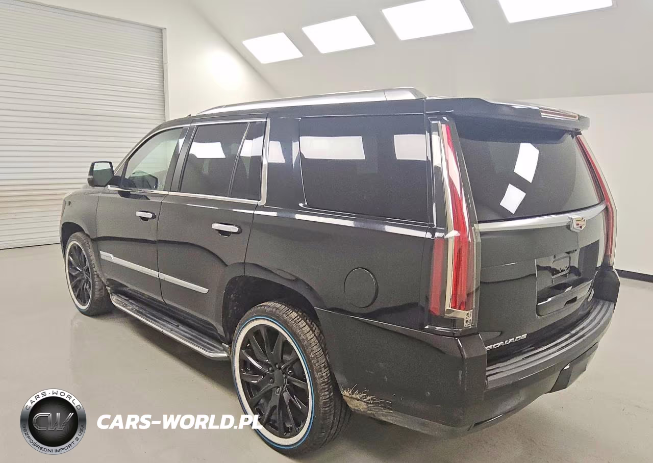2018 Cadillac Escalade Luxury VIN:1GYS3BKJXJR141098 - 2