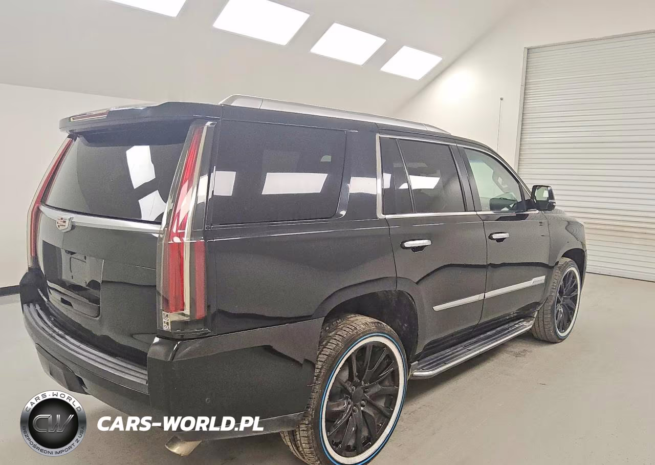 2018 Cadillac Escalade Luxury VIN:1GYS3BKJXJR141098 - 3