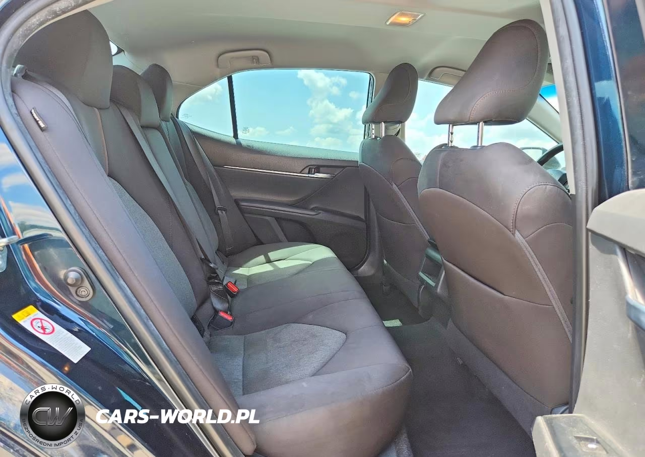 2018 Toyota Camry Le VIN:4T1B11HK5JU595905 - 10