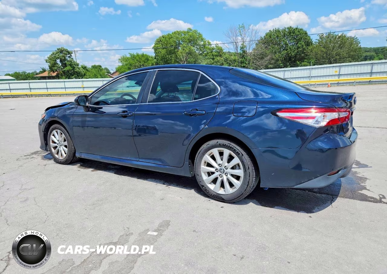 2018 Toyota Camry Le VIN:4T1B11HK5JU595905 - 2