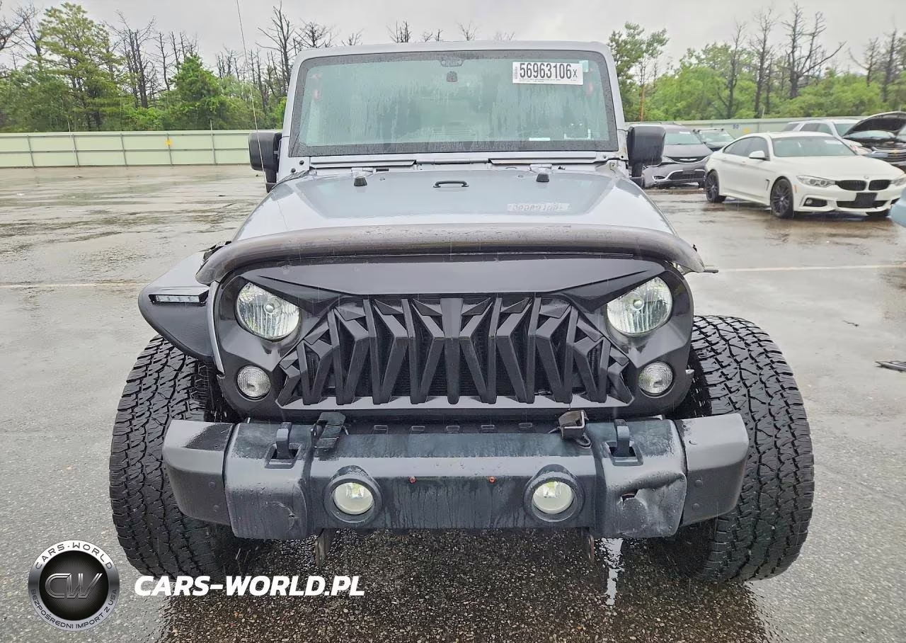 2015 Jeep Wrangler Unlimited Sport VIN:1C4HJWDG4FL551064 - 5