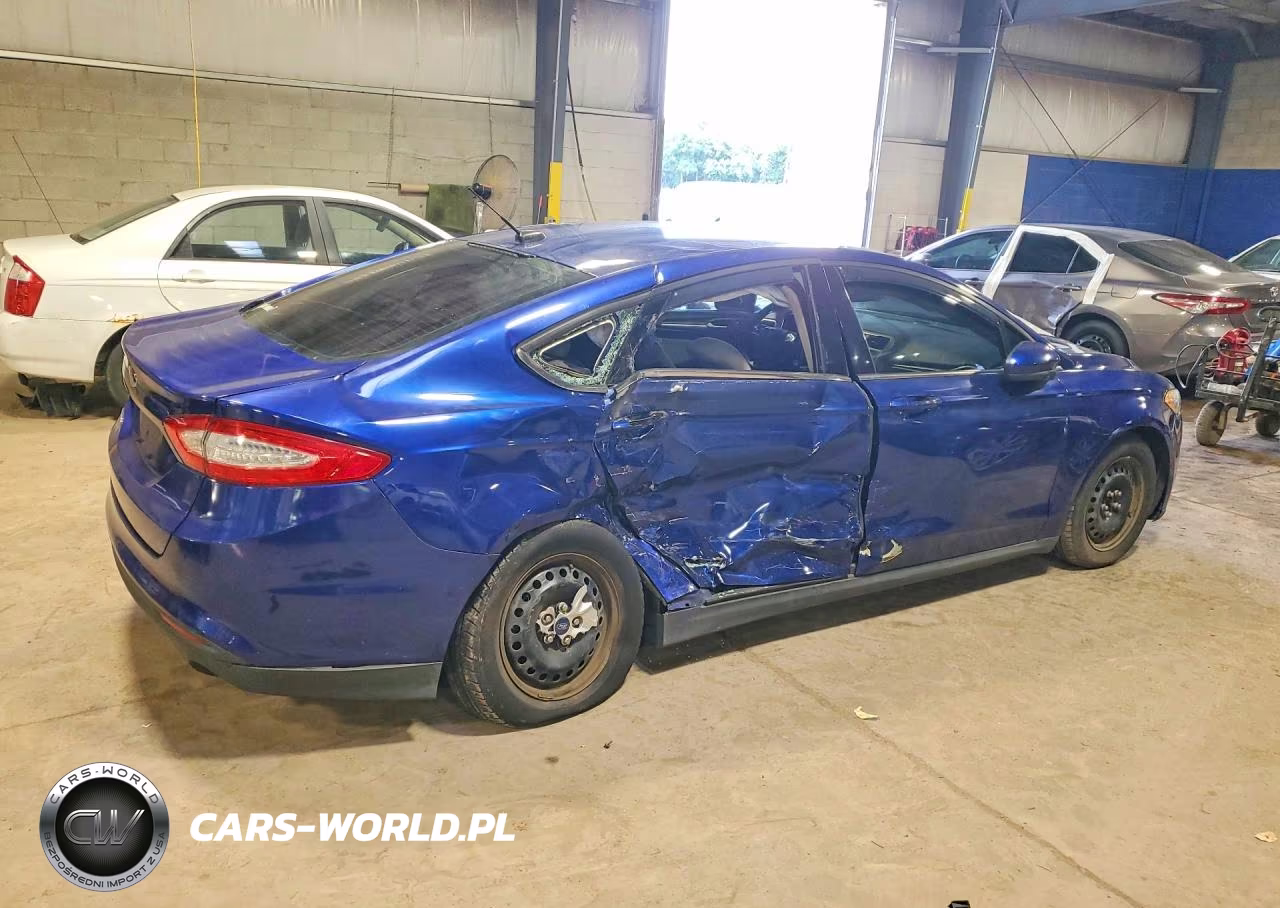 2013 Ford Fusion S VIN:3FA6P0G73DR336102 - 3
