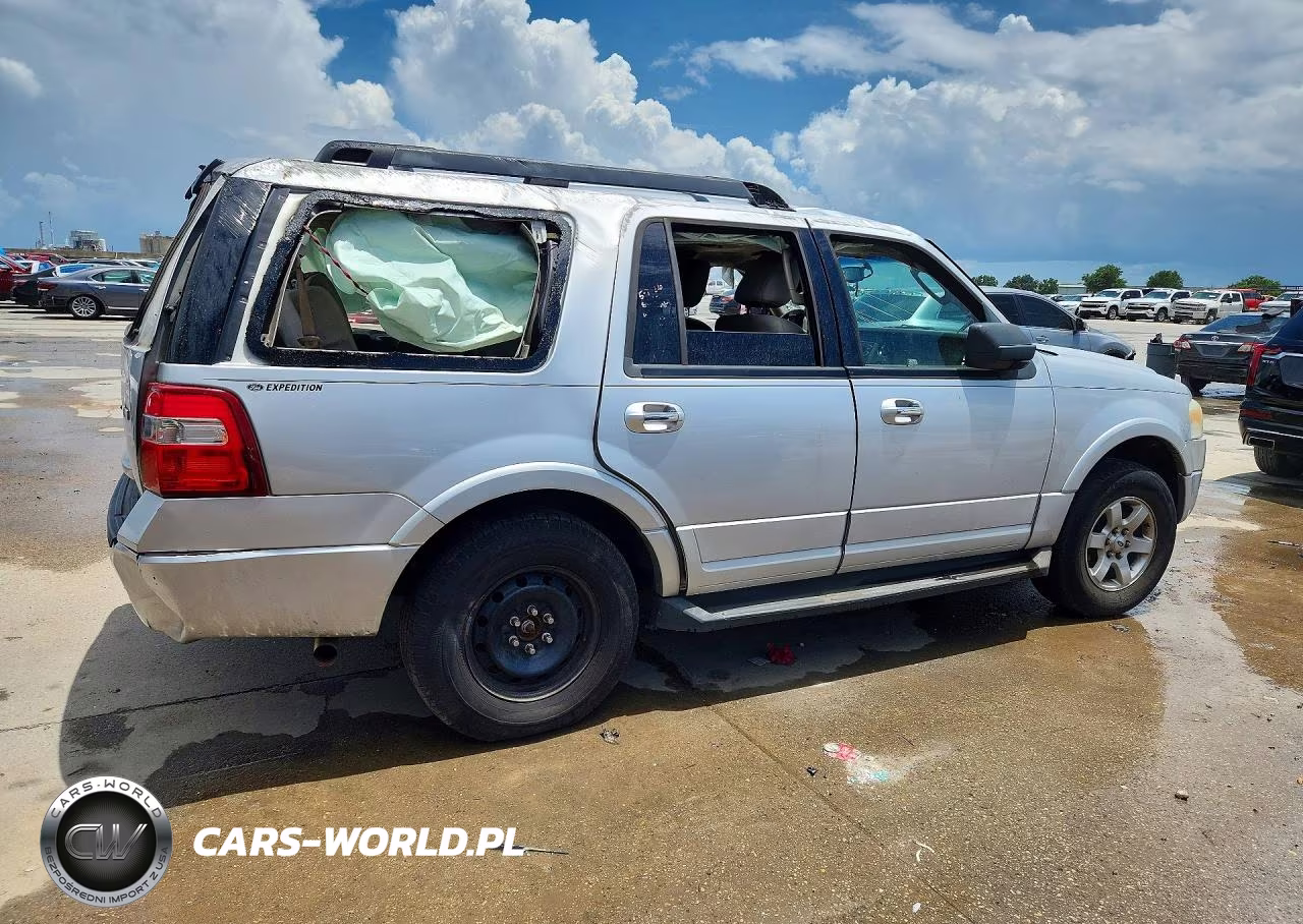2010 Ford Expedition Xlt VIN:1FMJU1F5XAEA88184 - 3