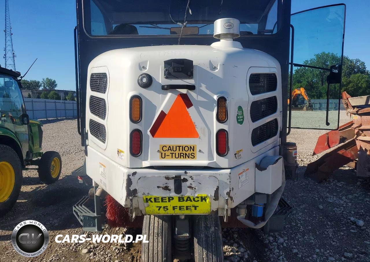 2011 Elgin Pelican P - Sweeper Truck VIN:NP23530 - 7