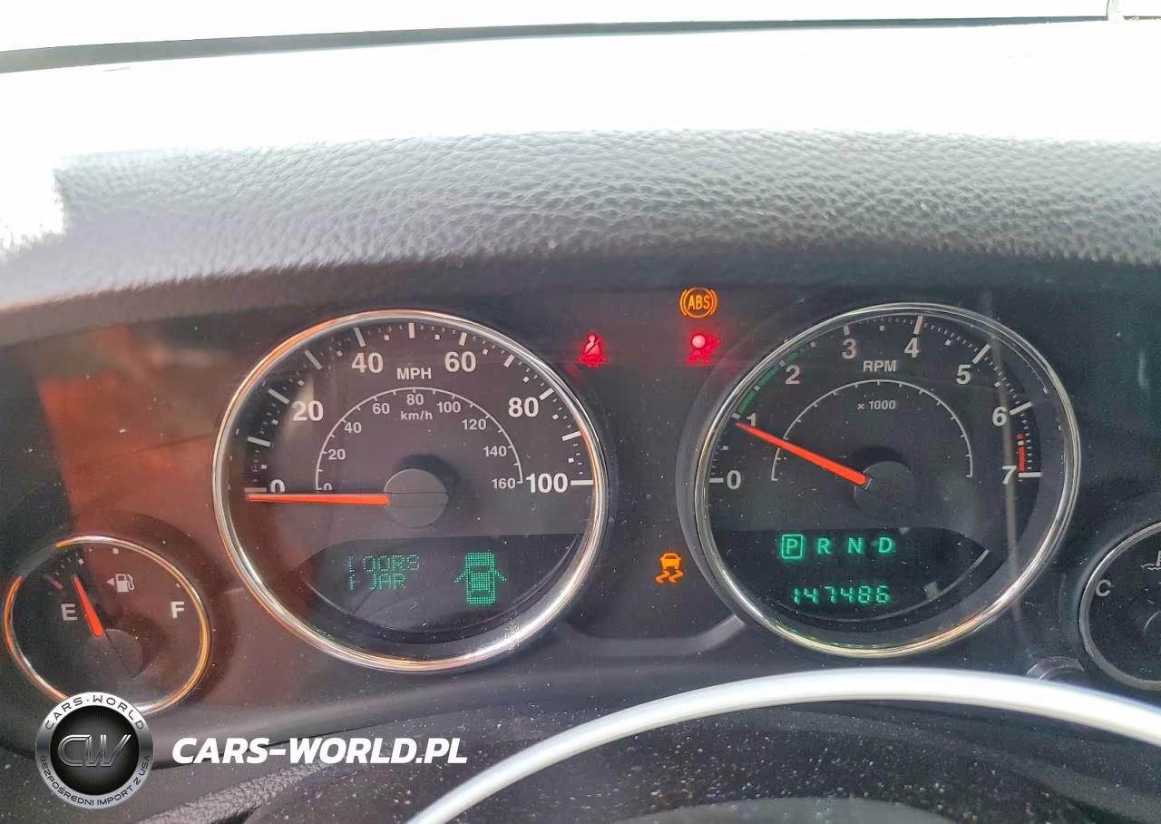 2014 Jeep Wrangler Unlimited Rubicon VIN:1C4HJWFG7EL166335 - 9