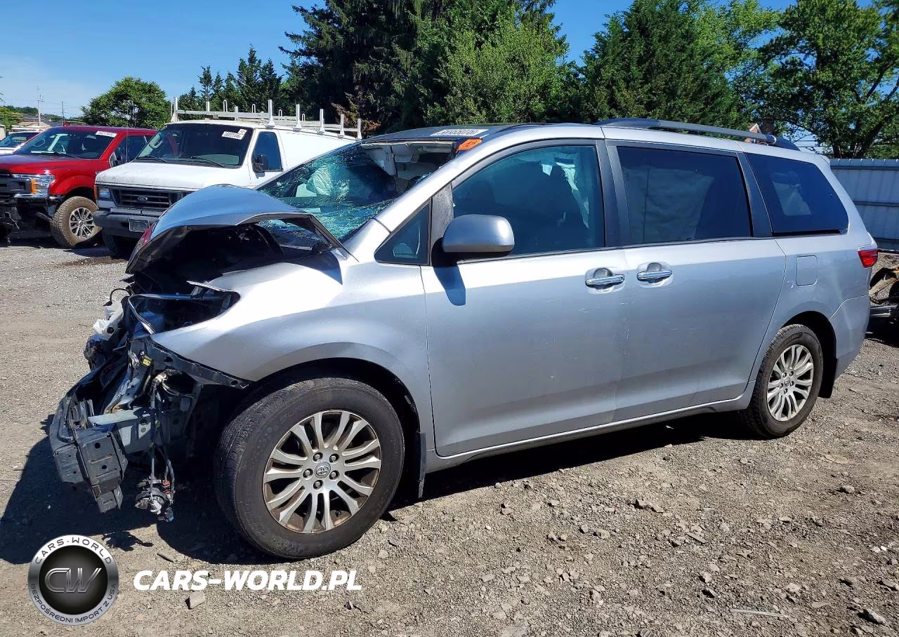 2017 Toyota Sienna Xle 8-Passenger – zdjęcie 1 z 12