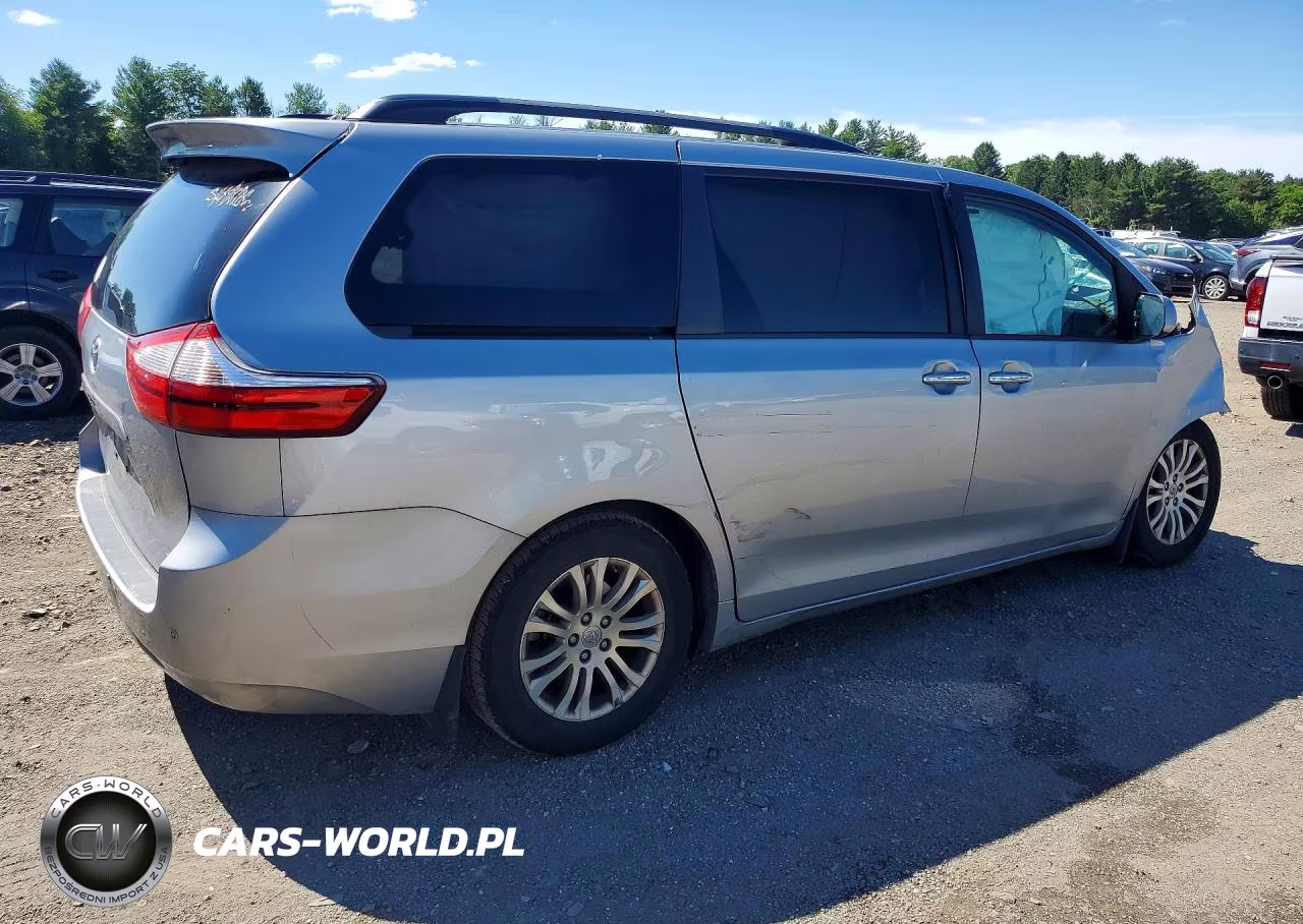 2017 Toyota Sienna Xle 8-Passenger VIN:5TDYZ3DC7HS812273 - 3