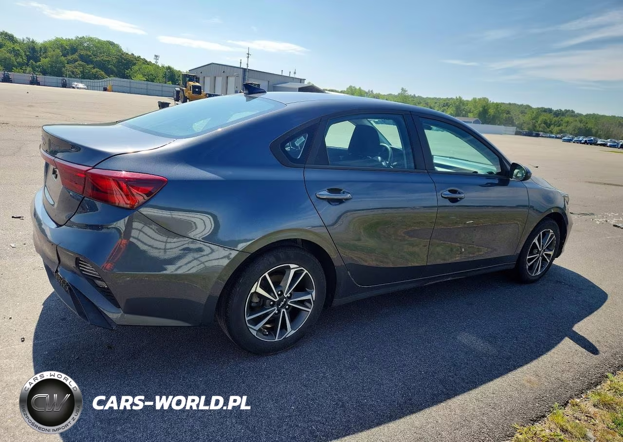 2023 Kia Forte Lxs VIN:3KPF24AD4PE601328 - 3