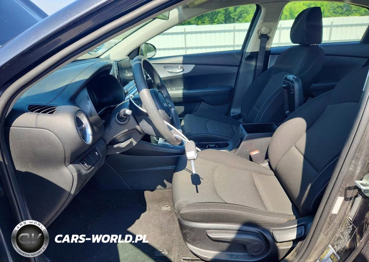 2023 Kia Forte Lxs VIN:3KPF24AD4PE601328 - 7
