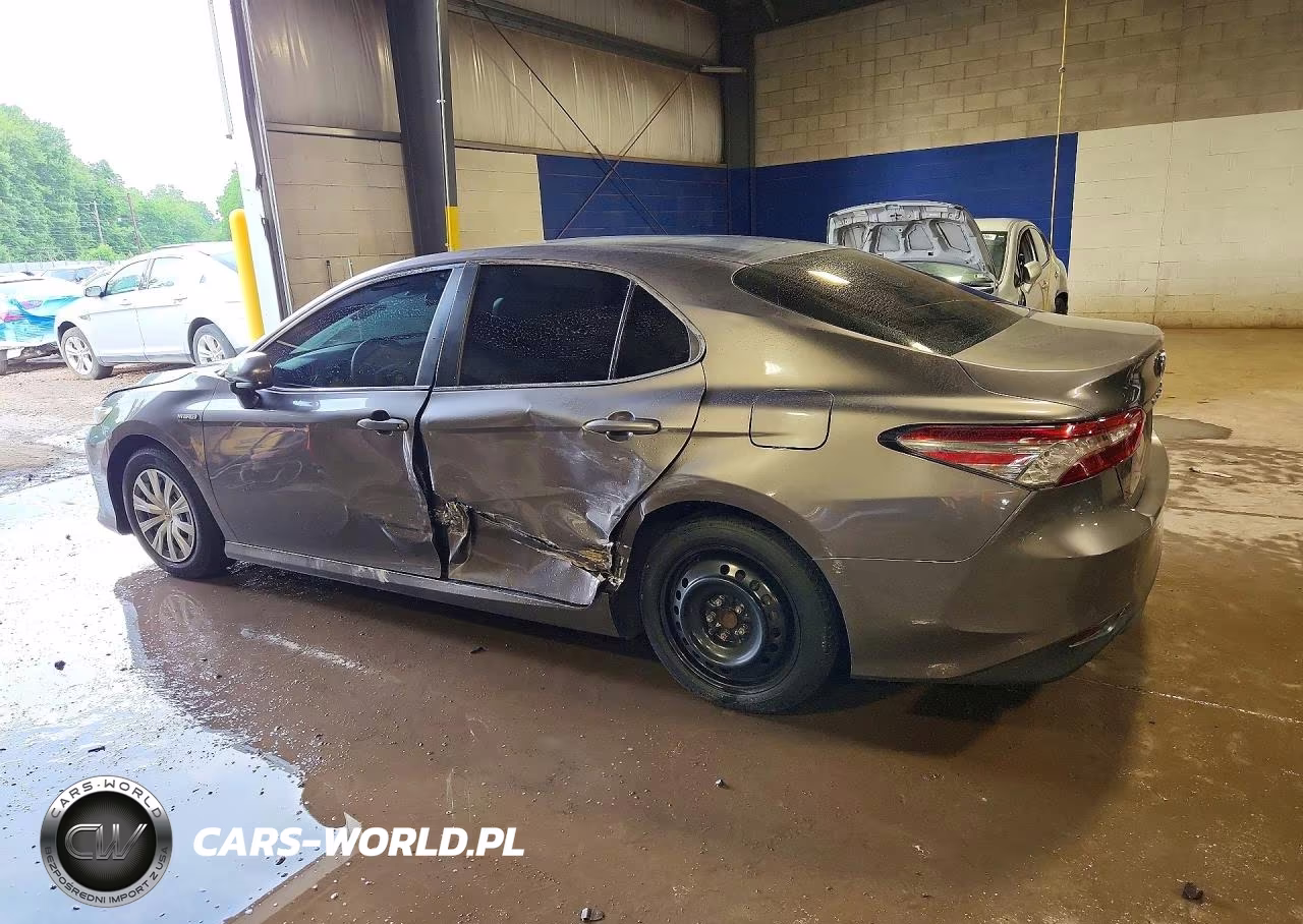 2018 Toyota Camry Le VIN:4T1B31HK6JU502741 - 2
