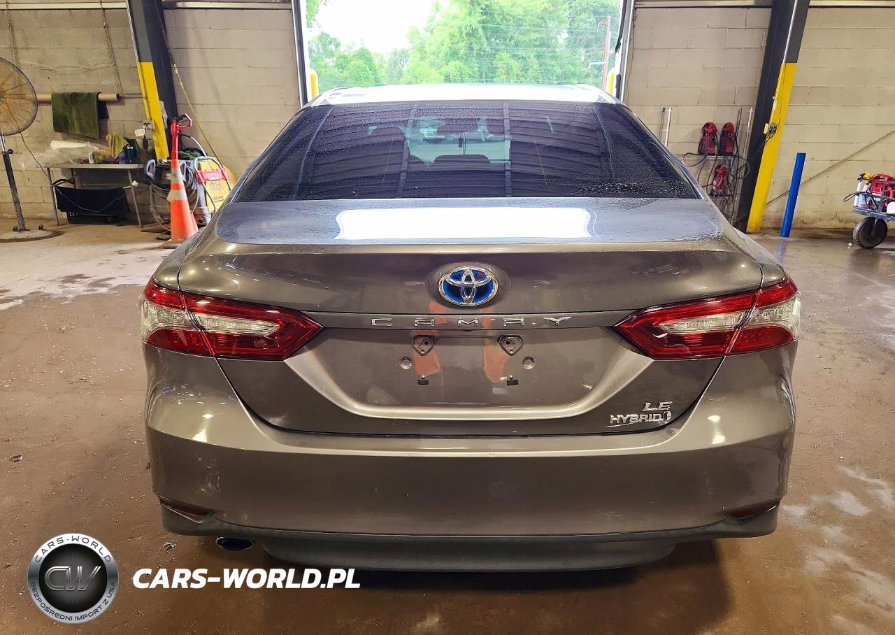 2018 Toyota Camry Le VIN:4T1B31HK6JU502741 - 6