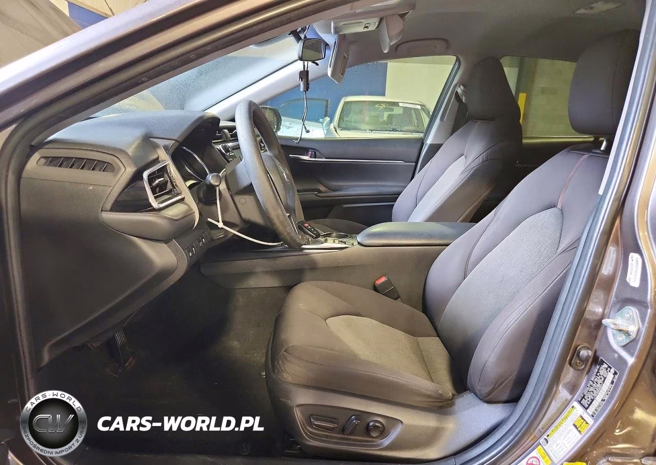 2018 Toyota Camry Le VIN:4T1B31HK6JU502741 - 7